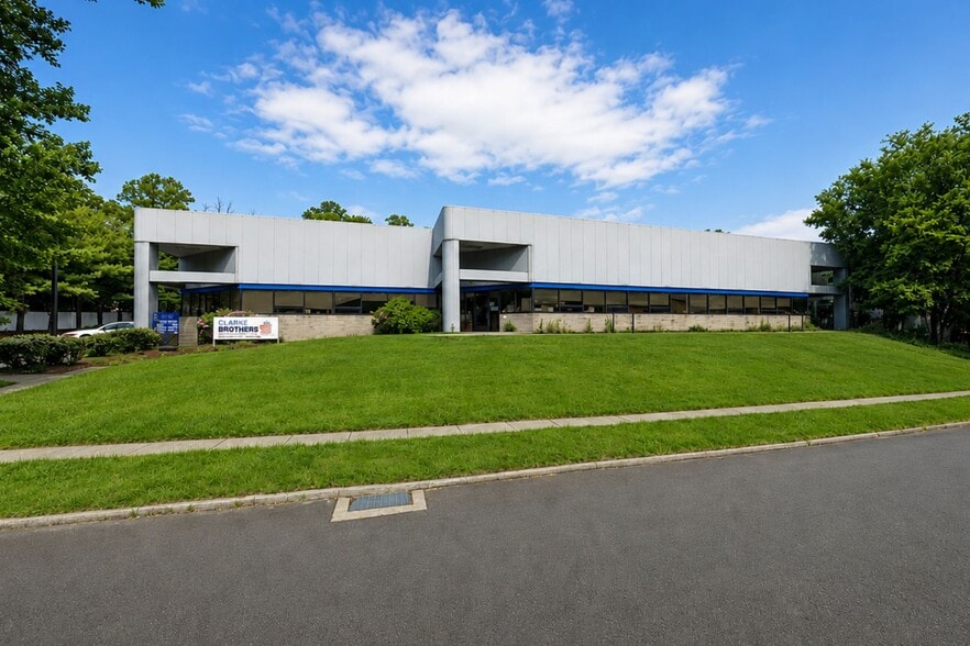 Primary Photo Of 200 Cascade Blvd, Milford Research And Development For Lease