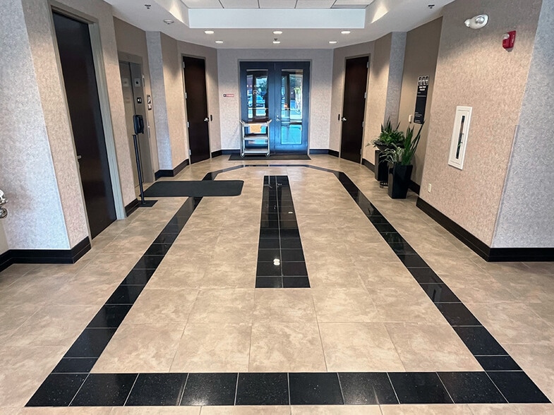 More Photos Of 105 W Vandalia St, Edwardsville Office For Lease