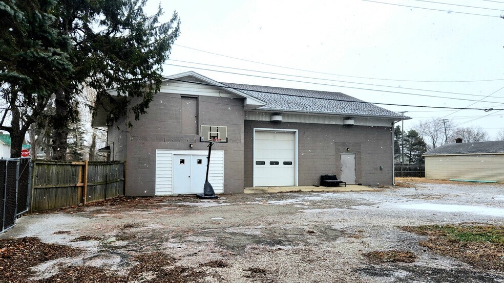 More Photos Of 3988 N Dixie Hwy, Monroe Service Station For Sale