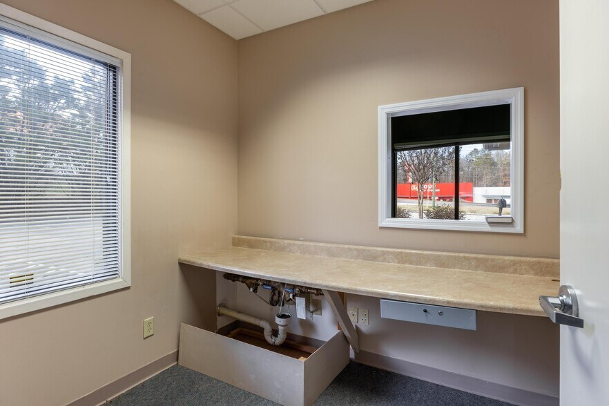 More Photos Of 1494 Stuart Rd NE, Cleveland Medical For Lease