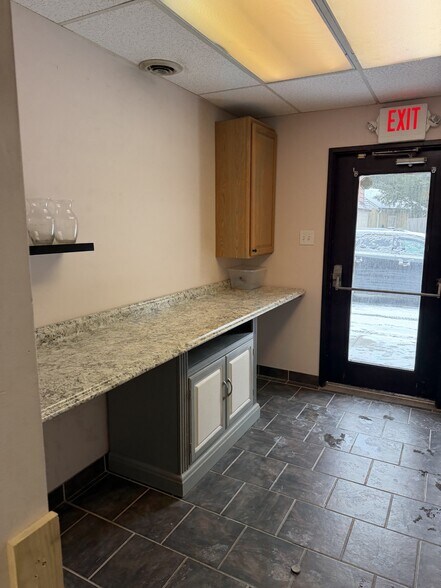 More Photos Of 913 E Butler Pike, Ambler Storefront Retail Office For Lease