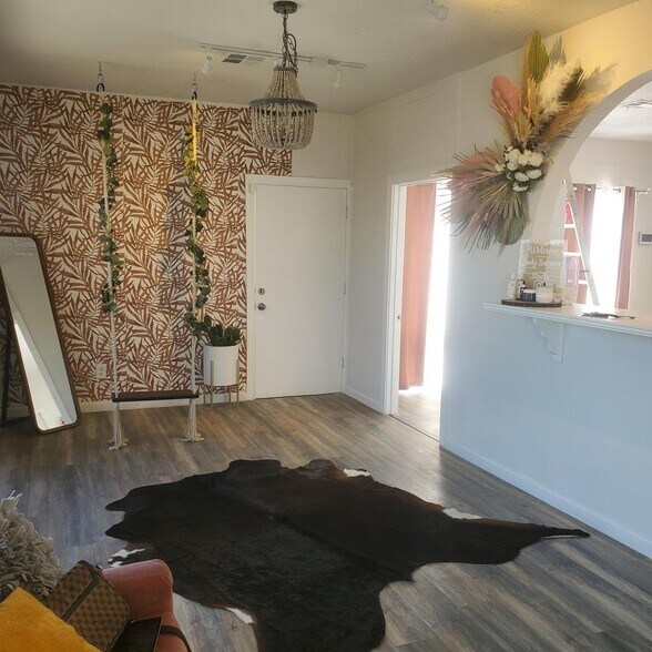 More Photos Of 1700 S K St, Tulare Storefront Retail Office For Lease