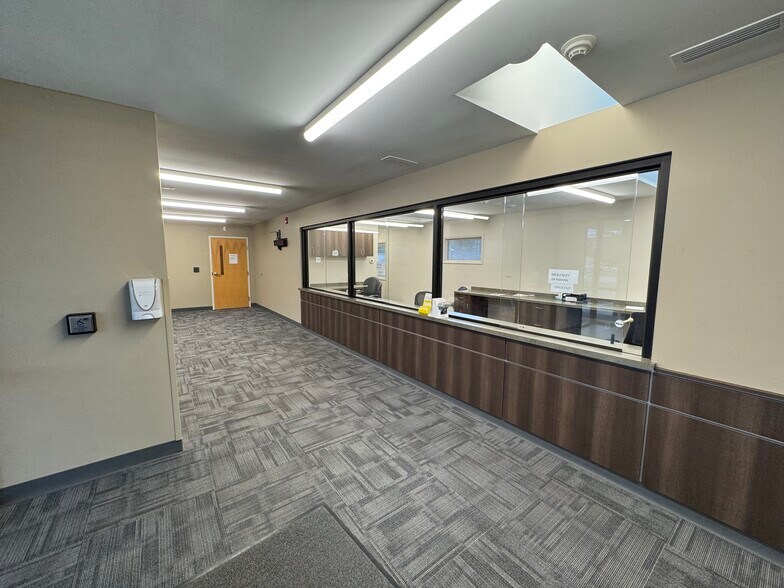 More Photos Of 1755 Fulton St, Elkhart Medical For Sale