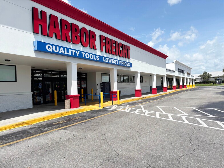 More Photos Of 2219-2259 Citrus Blvd, Leesburg Unknown For Lease