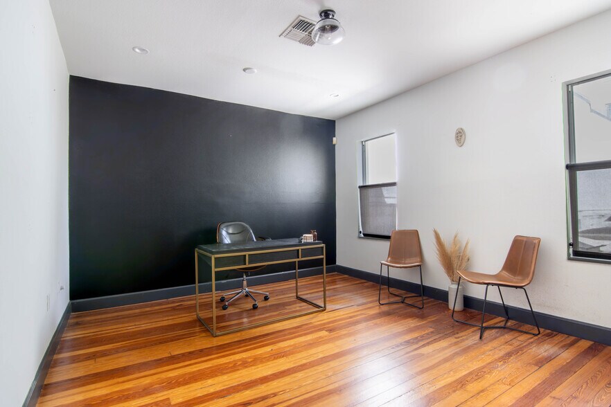 More Photos Of 689 Central Ave, Saint Petersburg Coworking Space