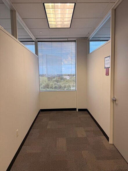 More Photos Of 396 W Greens Rd, Houston Office For Sale