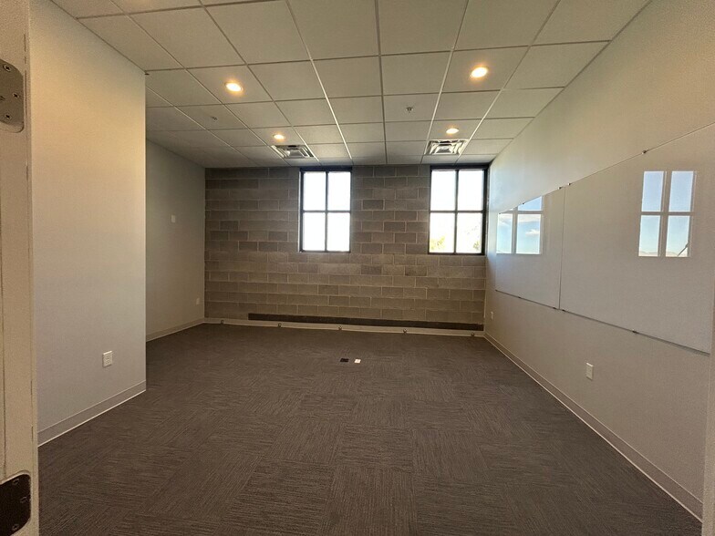 More Photos Of 564 W 700 S, Pleasant Grove Office For Lease