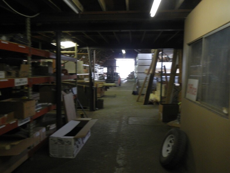 More Photos Of 2300 Edinburgh Rd, Waterford Industrial For Sale