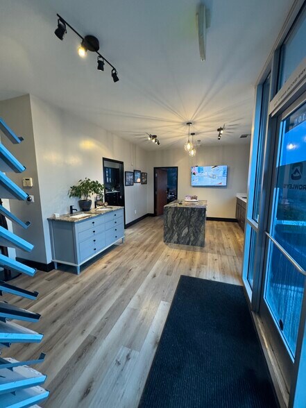 More Photos Of 10100 SW Herman Rd, Tualatin Warehouse For Sale