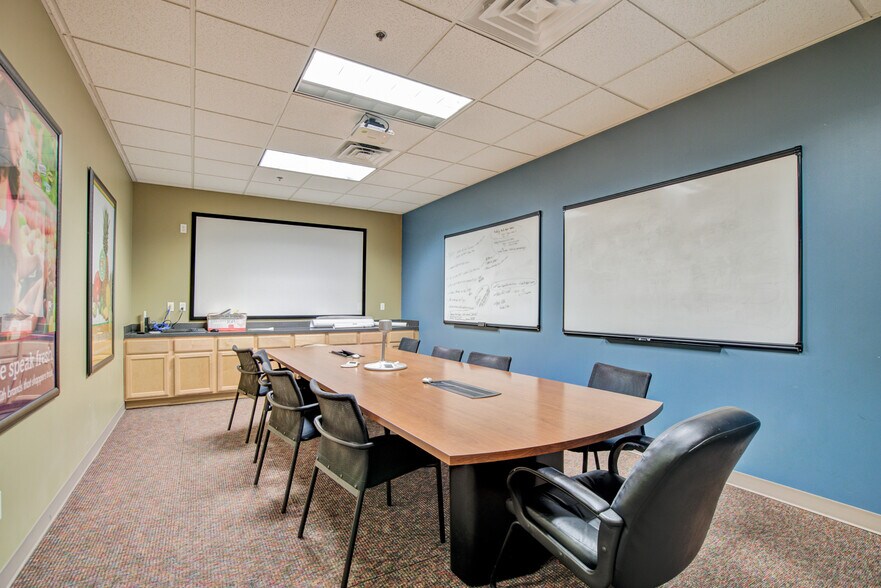 More Photos Of 901 W Owassa Rd, Edinburg Warehouse For Lease