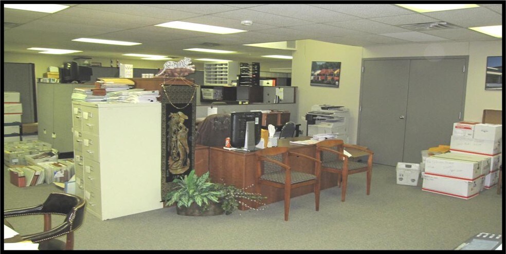 More Photos Of 2640 Youree Dr, Shreveport Health Club For Lease