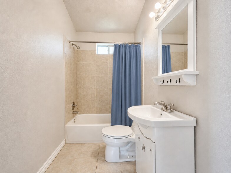 More Photos Of 2400 College Ave, Midland Apartments For Sale