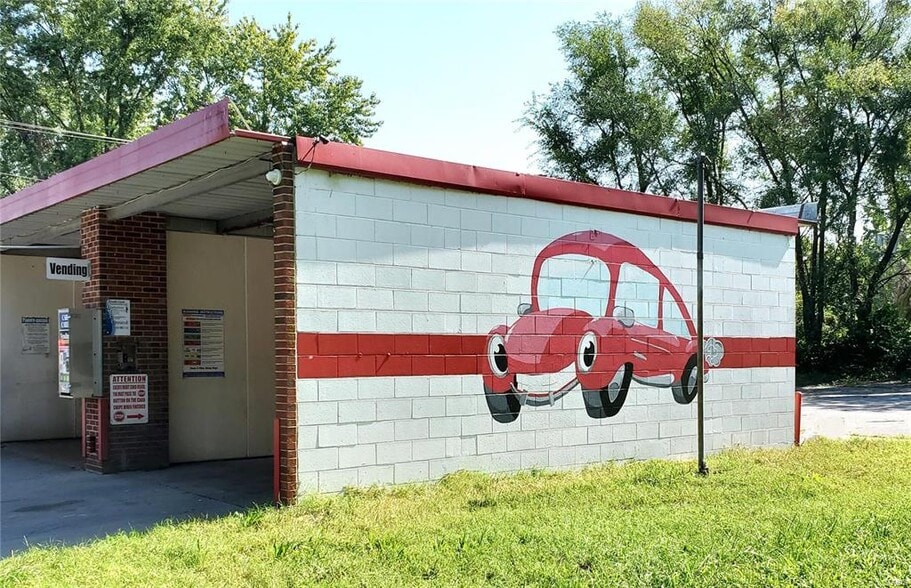 More Photos Of 520 Range Ln, Cahokia Carwash For Sale