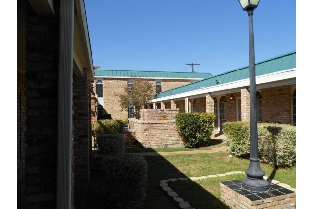 More Photos Of 1205 N State Highway 123, San Marcos Office For Lease