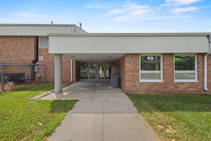 More Photos Of 414 S Church St, Endeavor Schools For Sale