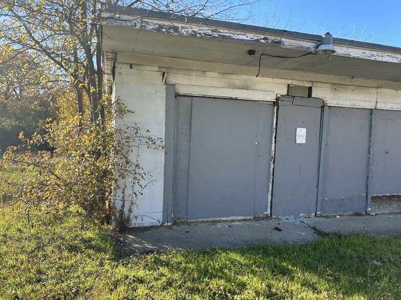 More Photos Of 2740 Avenue K, Fort Worth Industrial For Sale