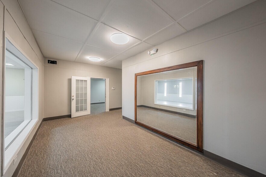 More Photos Of 5704 James Ave, Fort Worth Storefront Retail Office For Sale