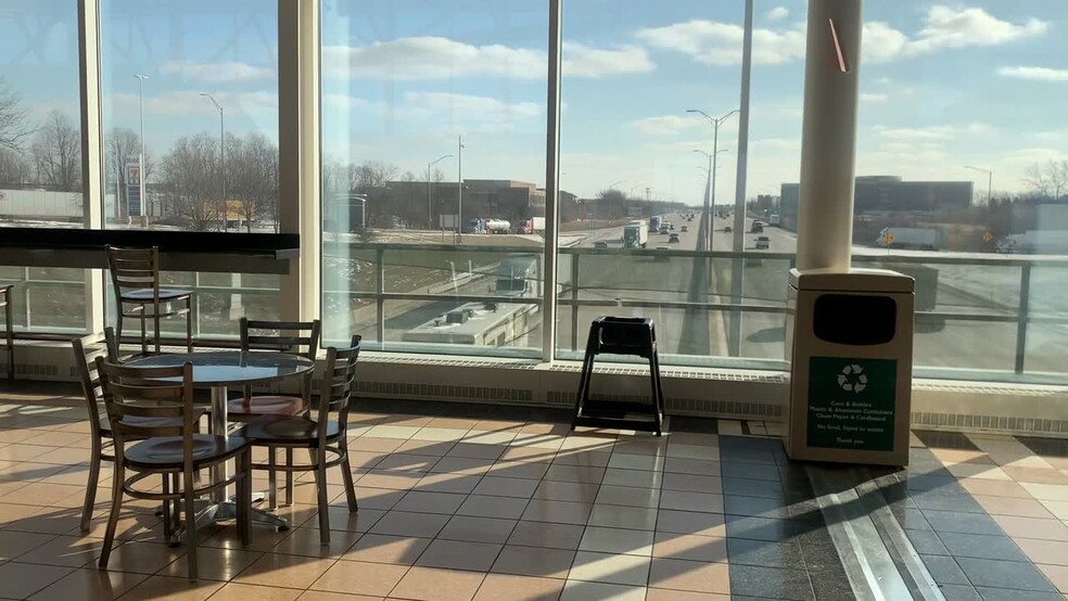 More Photos Of 13783 W Oasis Service Rd, Lake Forest Freestanding For Lease