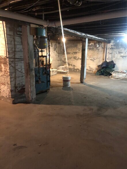 More Photos Of 2291 W Shore Rd, Warwick Showroom For Sale