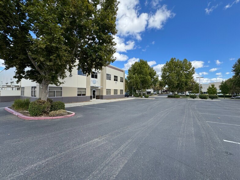 More Photos Of 405 Boulder Ct, Pleasanton Research And Development For Lease