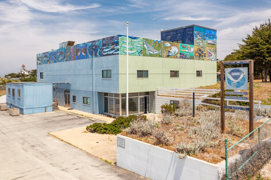 More Photos Of 1352 Lighthouse Ave, Pacific Grove Office For Sale