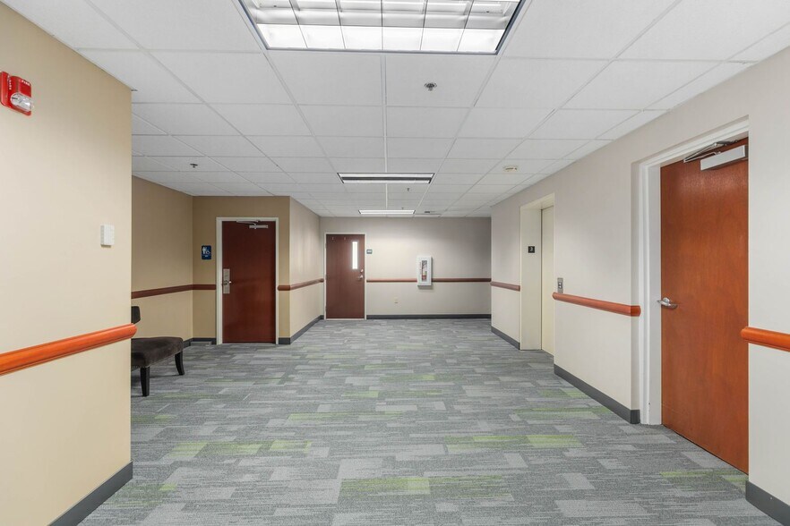 More Photos Of 16710 Smokey Point Blvd, Arlington General Retail For Sale