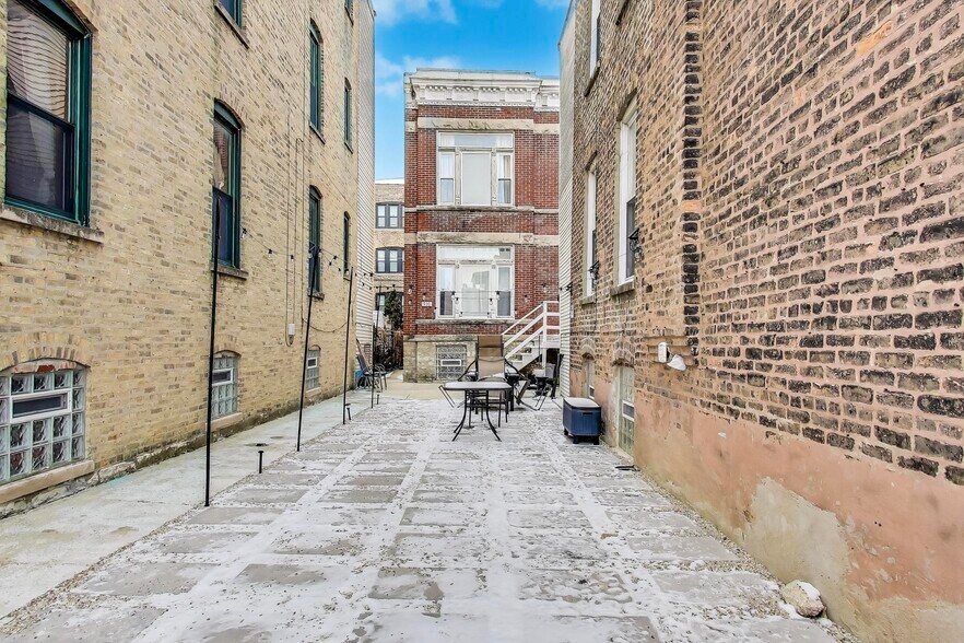 More Photos Of 932 N Richmond St, Chicago Multifamily For Sale