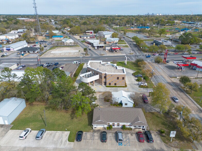 More Photos Of 1519 Jackson Ave, Pascagoula Bank For Sale