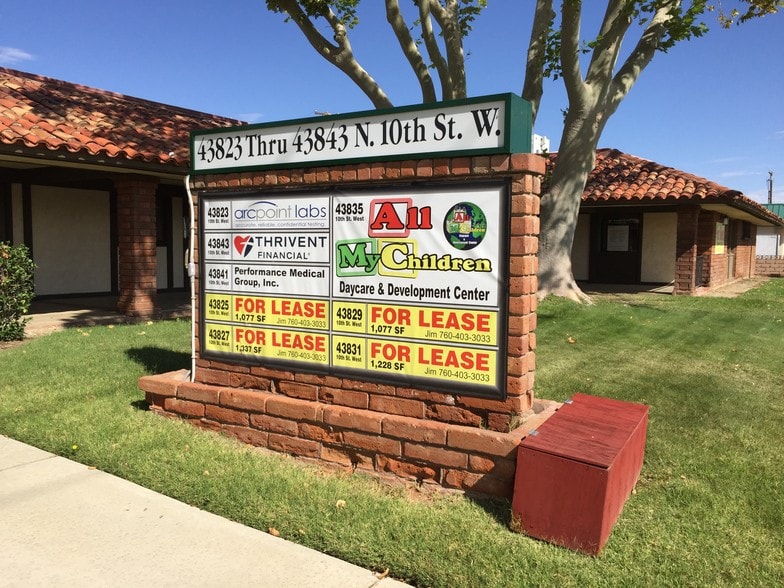 More Photos Of 43823-43843 10th St W, Lancaster Medical For Lease