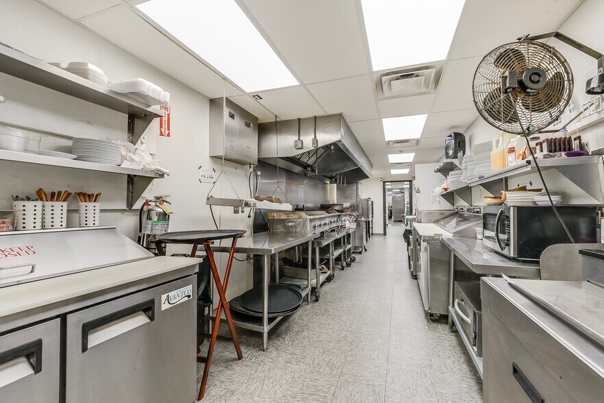 More Photos Of 617 S Washington St, New Paris Bar For Sale