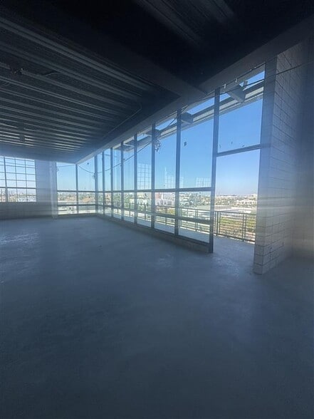 More Photos Of 1320-1330 E Franklin Ave, El Segundo Service For Lease