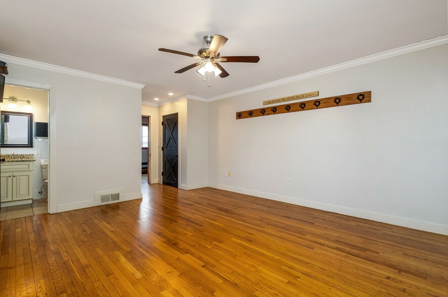 More Photos Of 12298 Croton Rd, Croton Specialty For Sale
