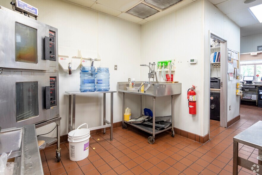 More Photos Of 529 Claxton Ave N, Elba Fast Food For Lease