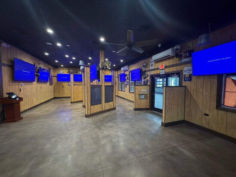 More Photos Of 3419 Alternate 19, Palm Harbor Restaurant For Sale