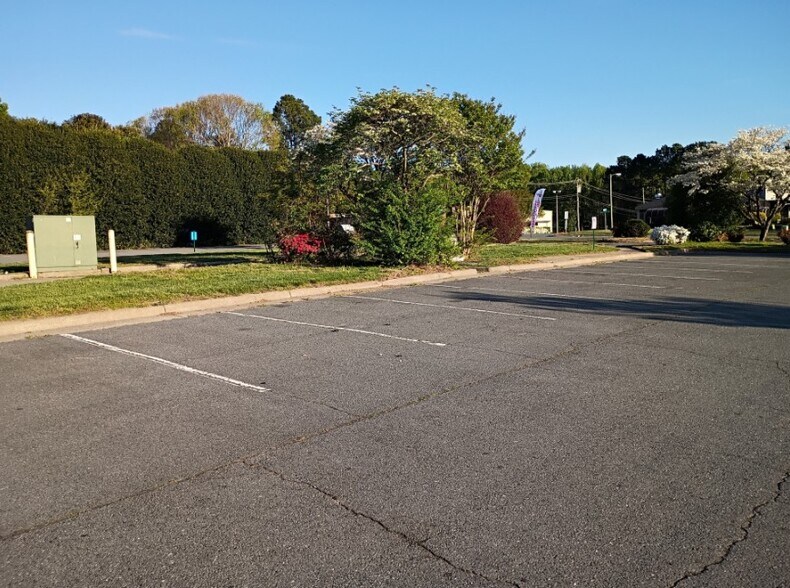 More Photos Of 7844 North Point Blvd, Winston-Salem Land For Sale