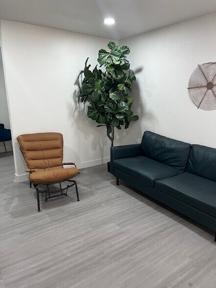 More Photos Of 214 S Maryland Pky, Las Vegas Loft Creative Space For Sale