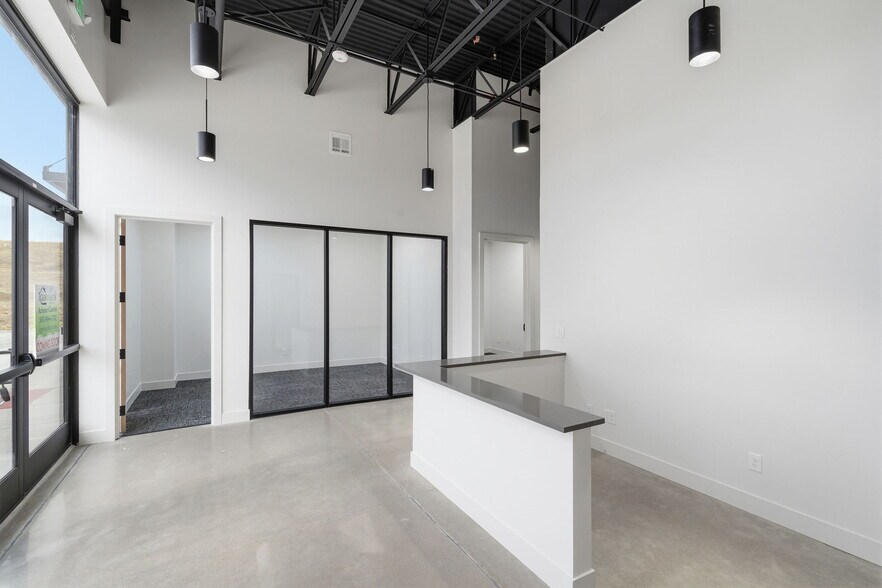 More Photos Of 1360 Horizon Ave, Lafayette Warehouse For Sale