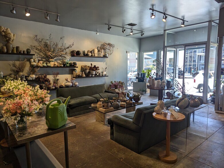 More Photos Of 638-644 N Robertson Blvd, West Hollywood General Retail For Lease
