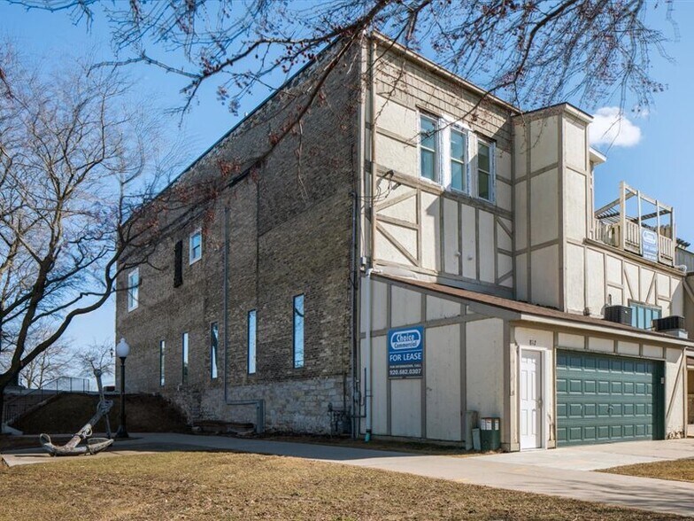 More Photos Of 812-814 S 8th St, Manitowoc Office Residential For Sale