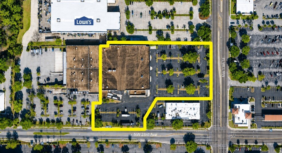 More Photos Of 2320-2330 NW 13th St, Gainesville Department Store For Sale