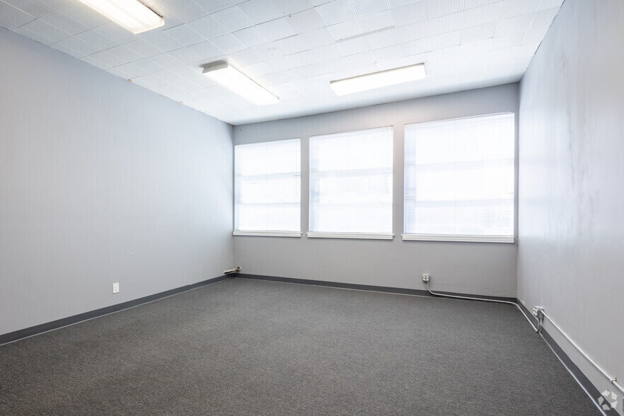 More Photos Of 1601 N Gower St, Los Angeles Office For Sale