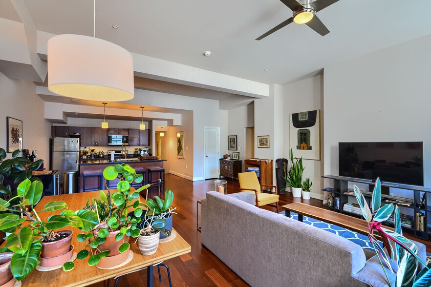 More Photos Of 1025 St. Paul St, Baltimore Apartments For Sale