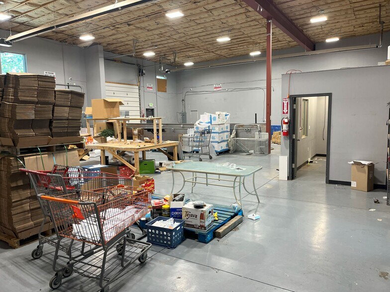 More Photos Of 4759 Town Center Dr, Colorado Springs Warehouse For Lease