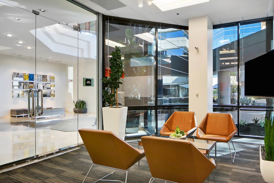 More Photos Of 1 Centerpointe Dr, La Palma Office For Lease