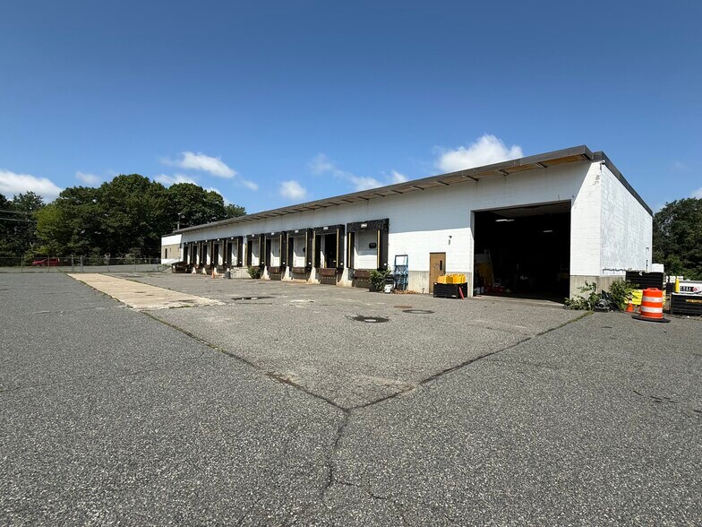 More Photos Of 221 Cherry St, Shrewsbury Industrial For Lease