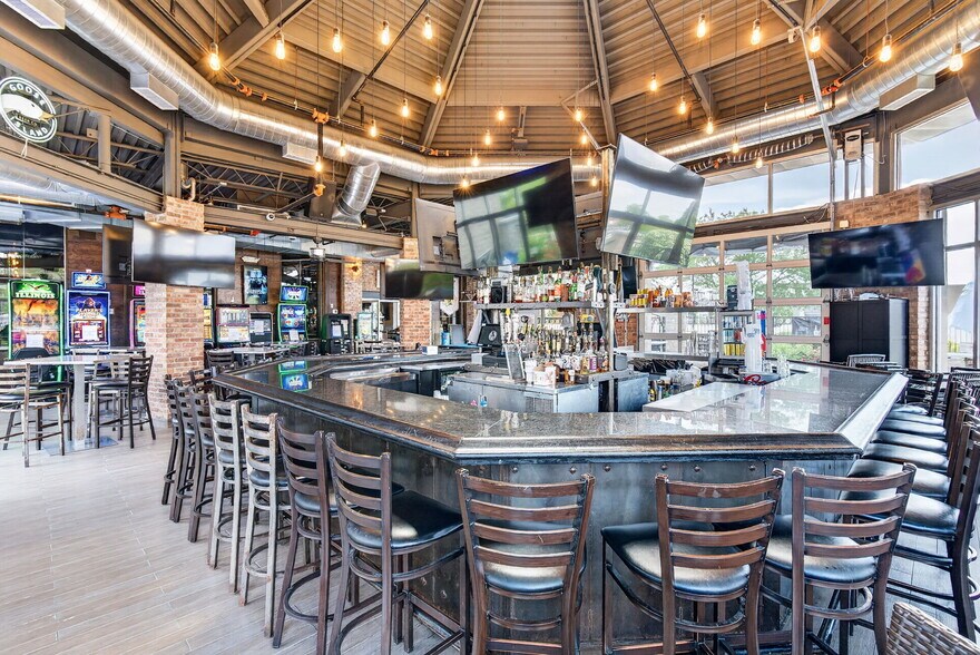 More Photos Of 3151 Voyager Ln, Joliet Restaurant For Sale
