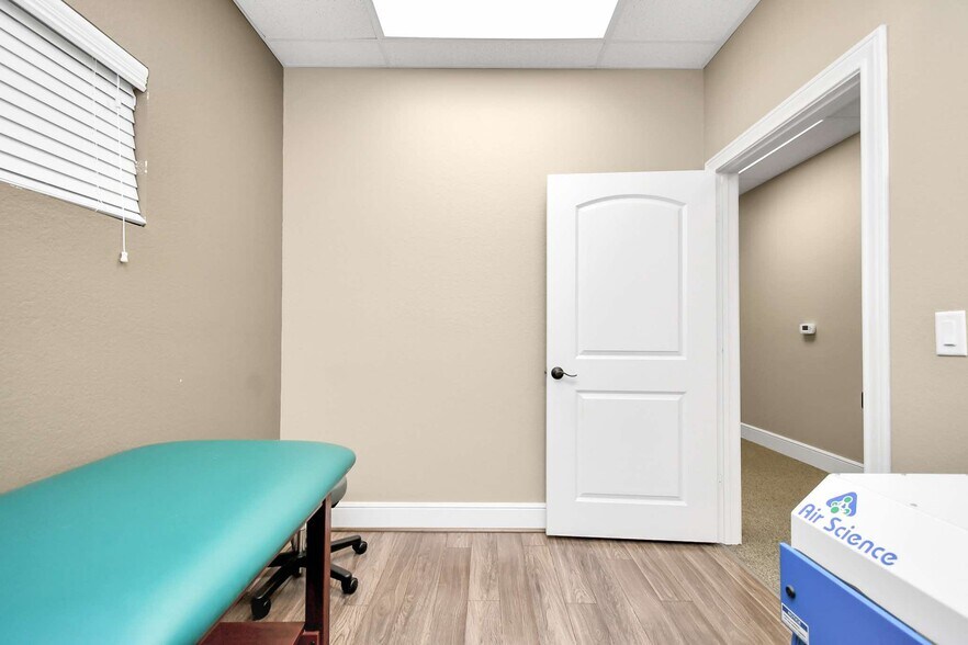 More Photos Of 620 S Peek Rd, Katy Medical For Sale