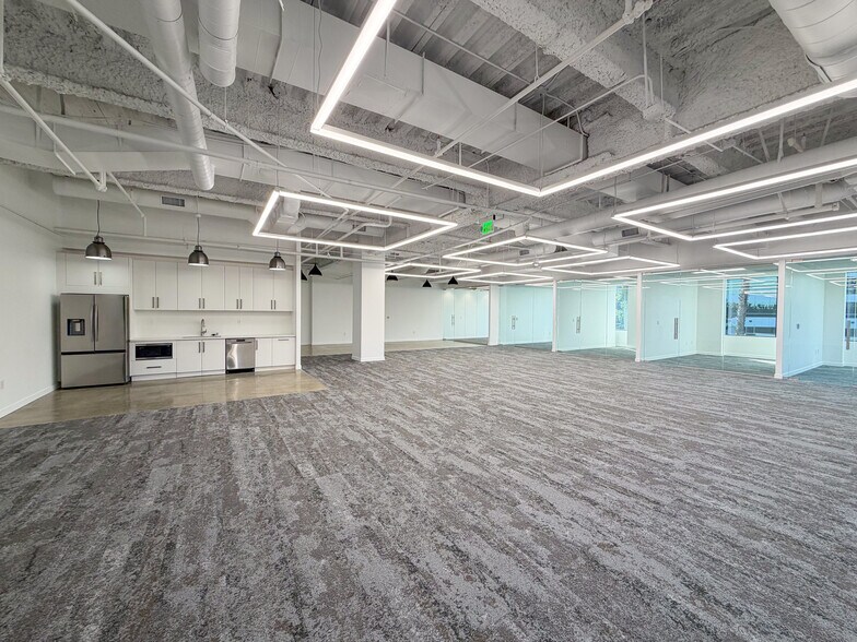 More Photos Of 2099 S State College Blvd, Anaheim Office For Lease