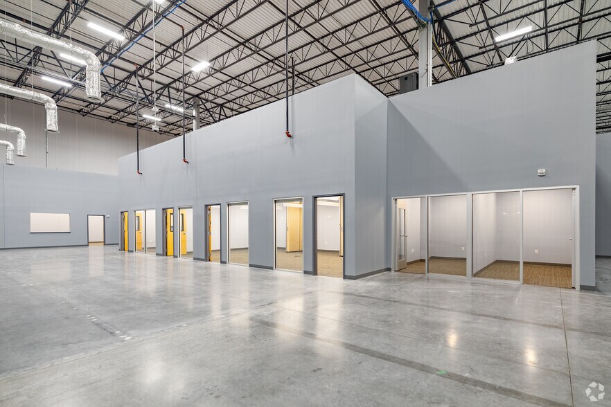 More Photos Of 12415 Old Lagrange Rd, Louisville Warehouse For Lease