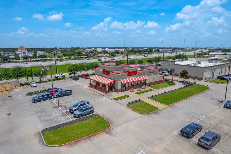More Photos Of 4637 E Sam Houston Pky S, Pasadena General Retail For Sale